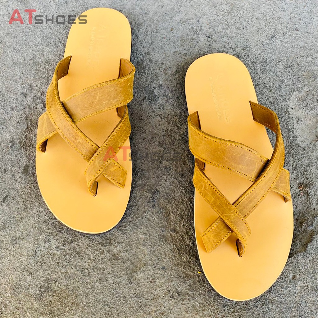 Dép Da Nam Cao Cấp Dép Xỏ Ngón Da Bò Thật Đế Cao Su Đúc Nguyên Khối Siêu Bền Chống Nước Atshoes XN011(Đen-Đen Đế Vàng)