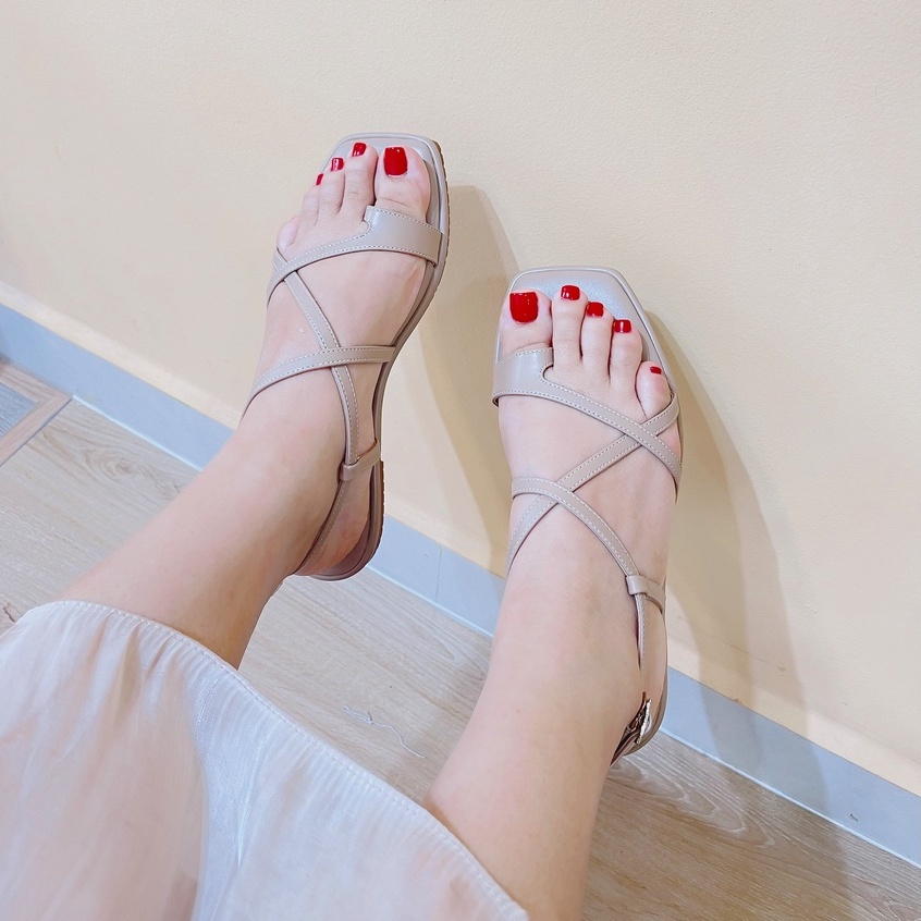 Giày Sandal nữ đế bệt Moa Moe Dây Mảnh Kẹp Êm Chân VNXK