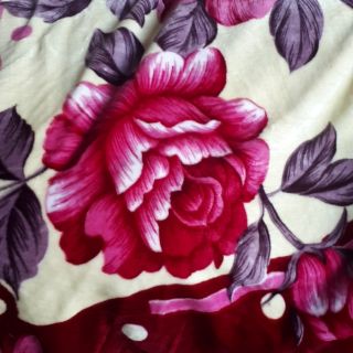 Chăn len lông tuyết  loại 2,8kg cân nặng