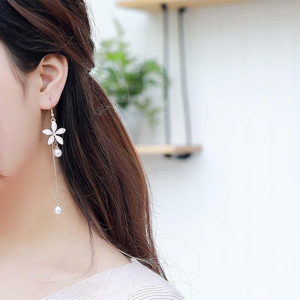 Khuyên Tai Móc Phong Cách Hàn Quốc QQMALL|Hoa Tai Dáng Dài Hình Hoa Phối Tua Rua Cho Nữ