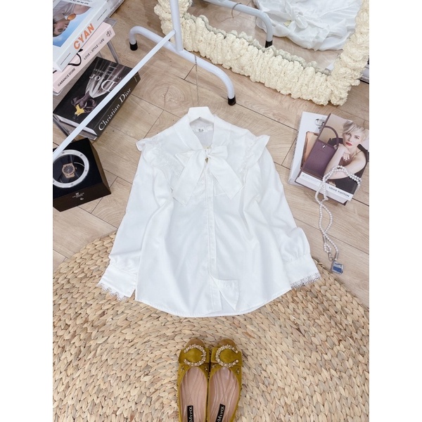 Áo sơ mi cổ nơ phối ren hoa