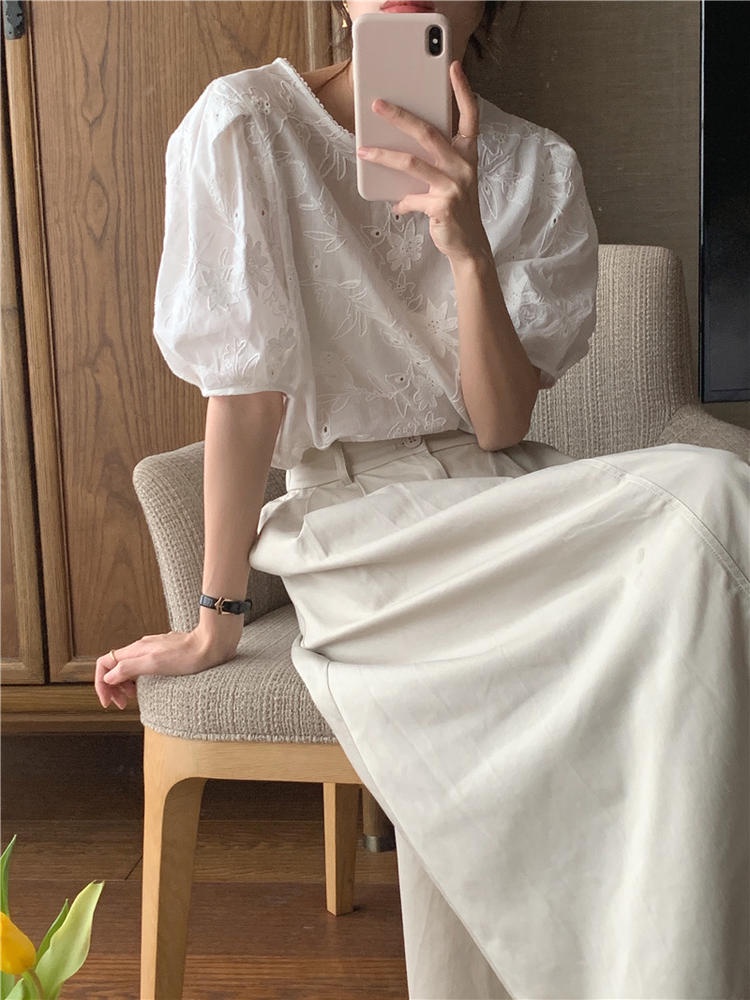 Áo Sơ Mi Cotton Tay Ngắn Thêu Hoa Tinh Tế 50689