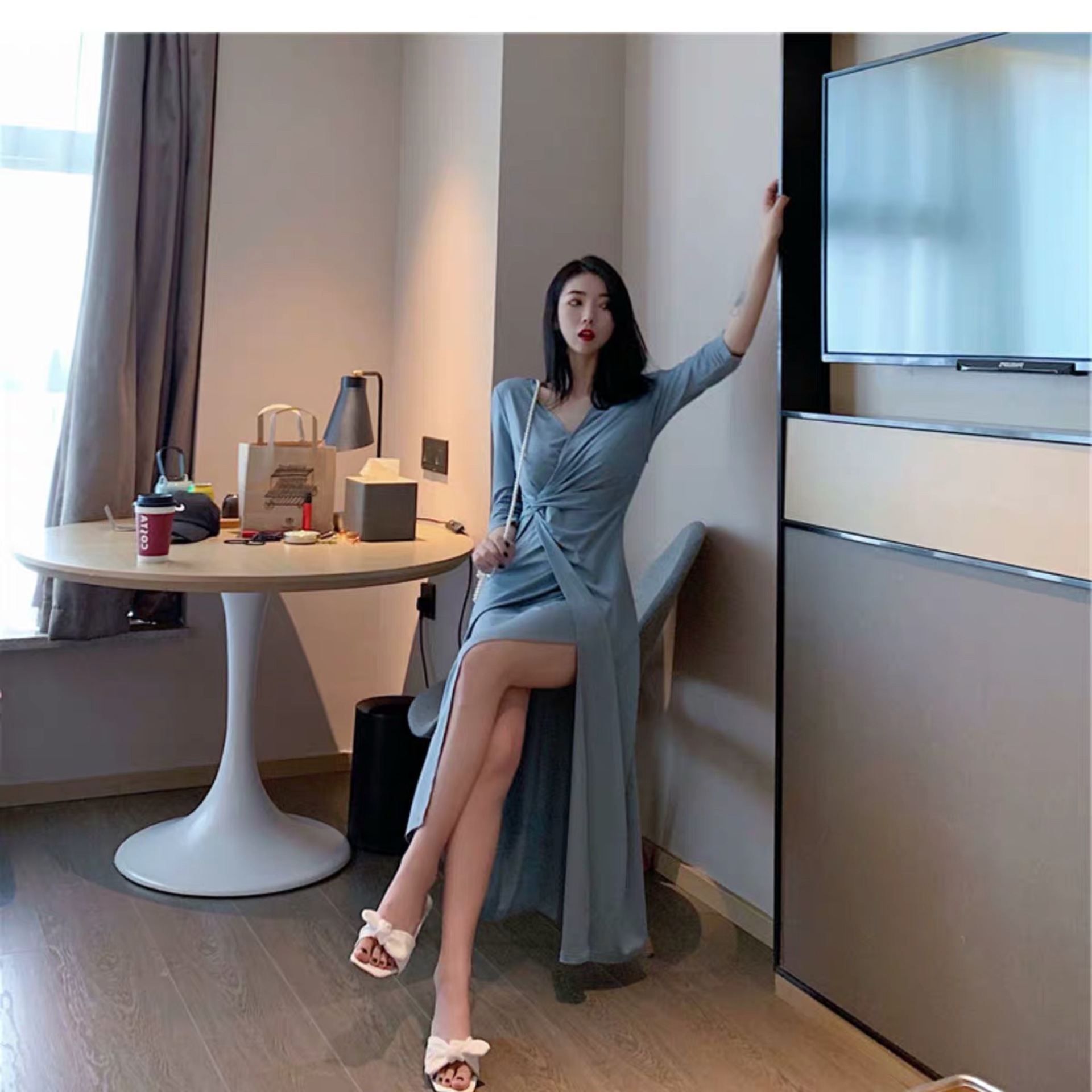 Đầm Dài Dáng Ôm Xẻ Tà Gợi Cảm Cho Nữ | BigBuy360 - bigbuy360.vn