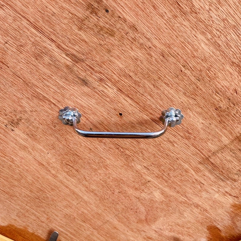 Tay nắm đáy inox chốt bông hoa, kích thước 11.5cm - Phụ kiện lồng chim đẹp