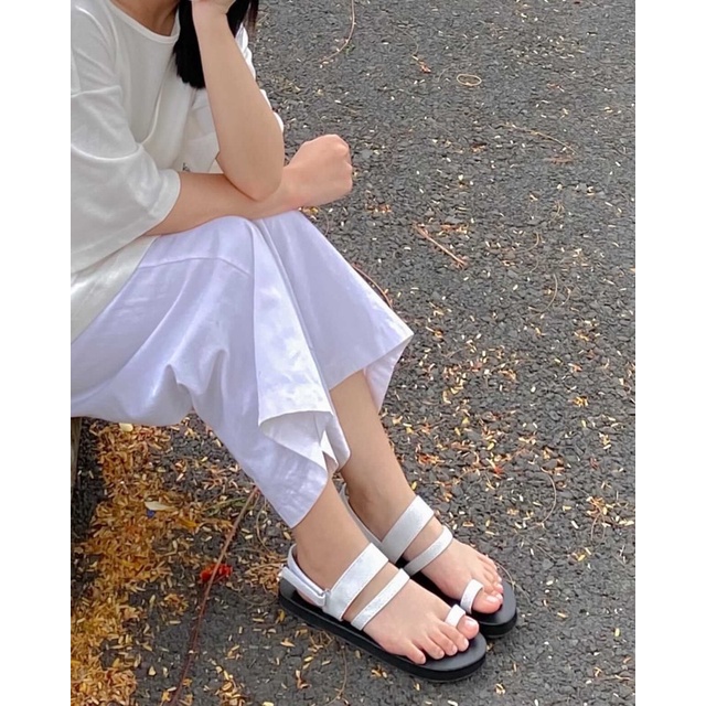 Giày Sandals xỏ ngón phối màu đen trắng _ No.20