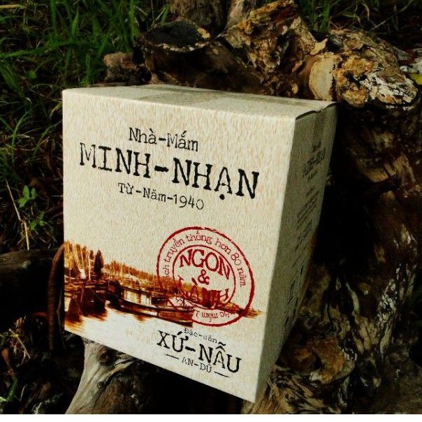Nước mắm truyền thống Minh Nhạn ; Mắm nêm hảo hạng Minh Nhạn.