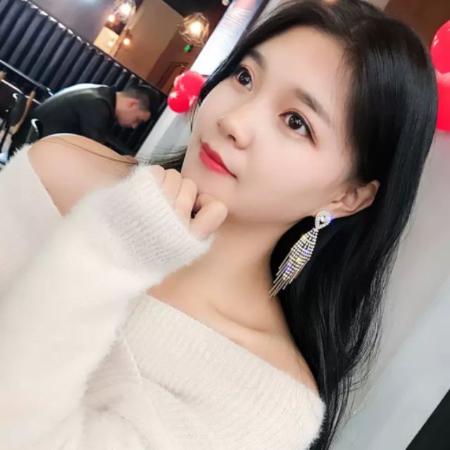 Hoa Tai Dài Đi Tiệc