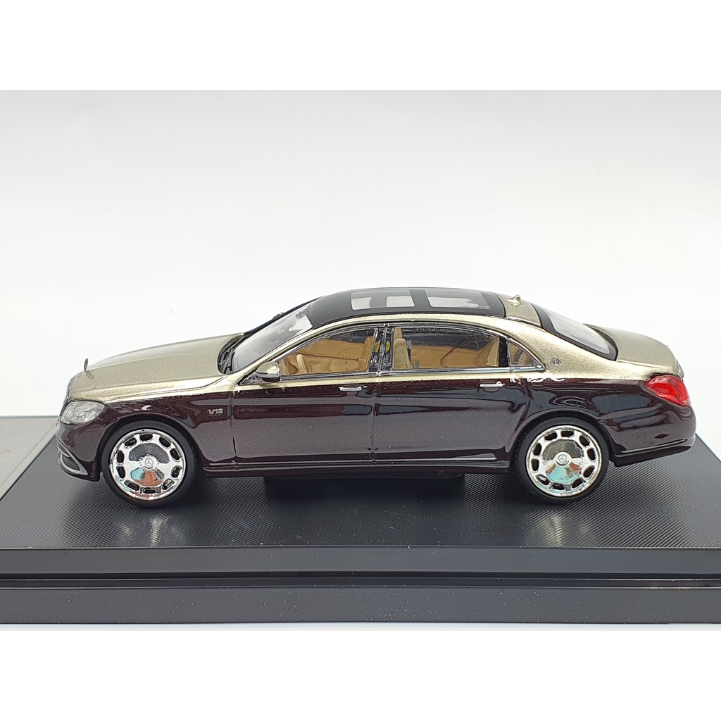 Xe Mô Hình Mercedes-Maybach S-Class 1:64 Master (Vàng Đồng Mui Đen)