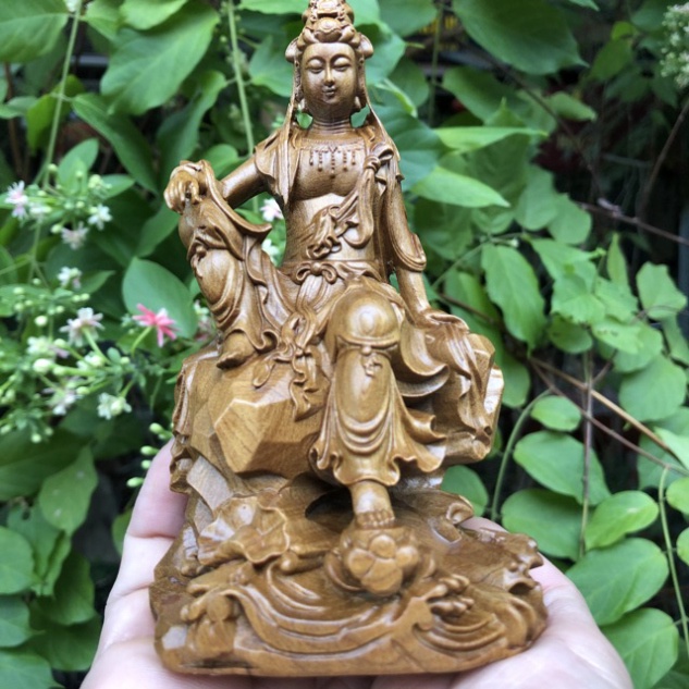 Tượng gỗ Phật bà Quan âm bằng gỗ thơm