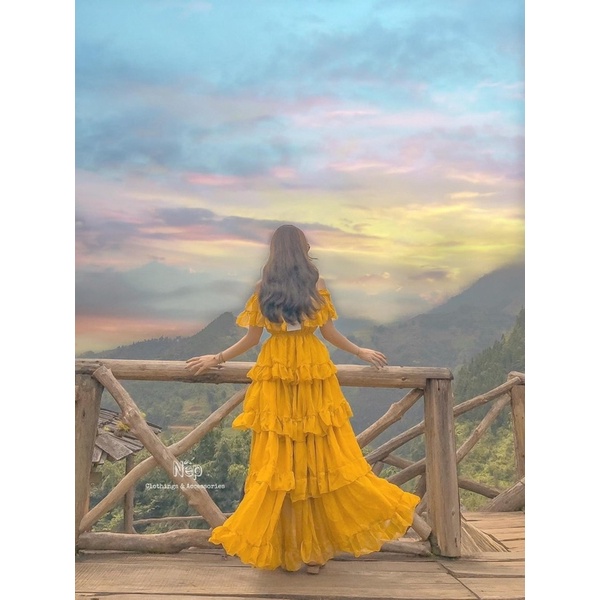 Đầm maxi trễ vai 4 tầng chất liệu voan chiffon 3 màu trắng, đỏ, vàng đi biển, du lịch