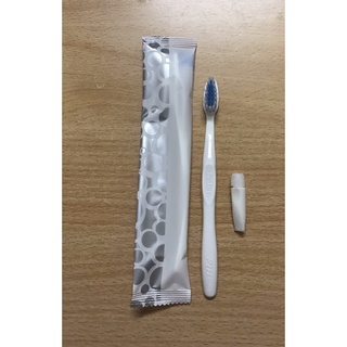 BỘ BÀN CHẢI KHÁCH SẠN (100 bộ như hình )