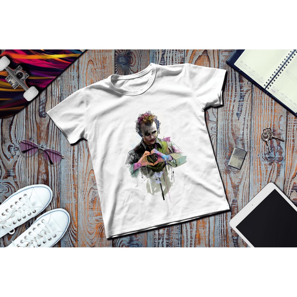 Áo thun in hình Joker thả tim
