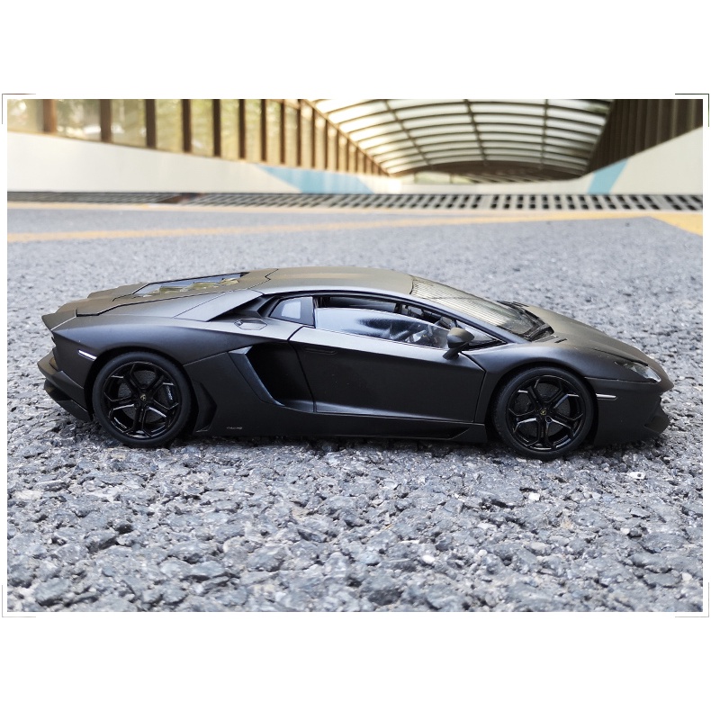 Xe mô hình Lamborghini Aventador LP700 1:18 Welly-Fx