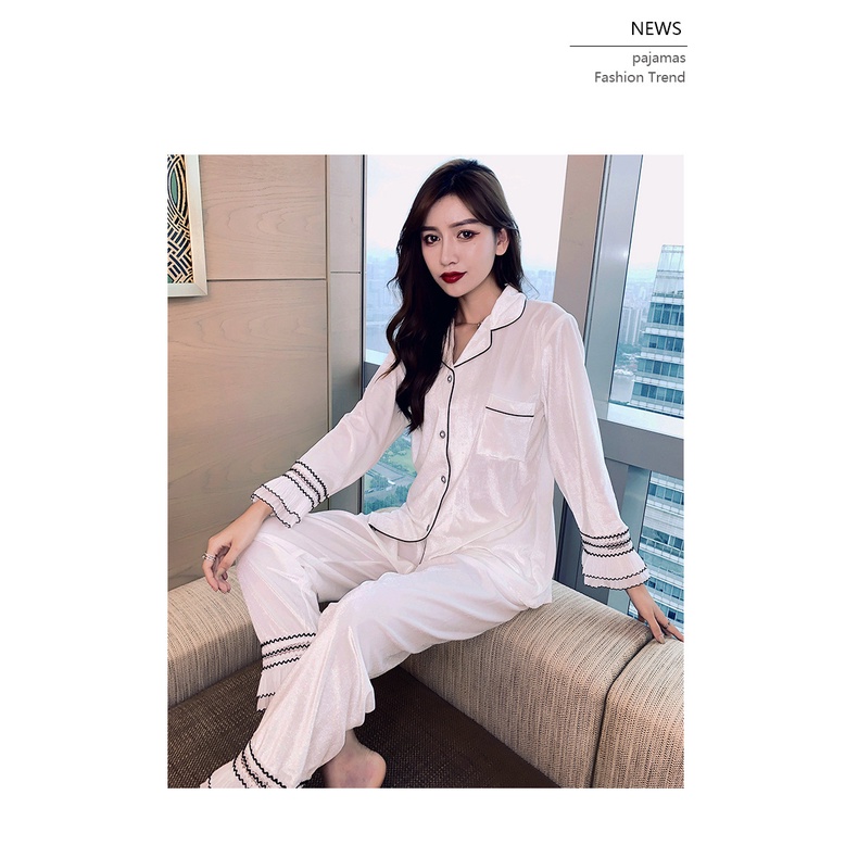 Bộ đồ ngủ pyjama vải nhung ấm áp màu đen cách điệu thời trang thu đông