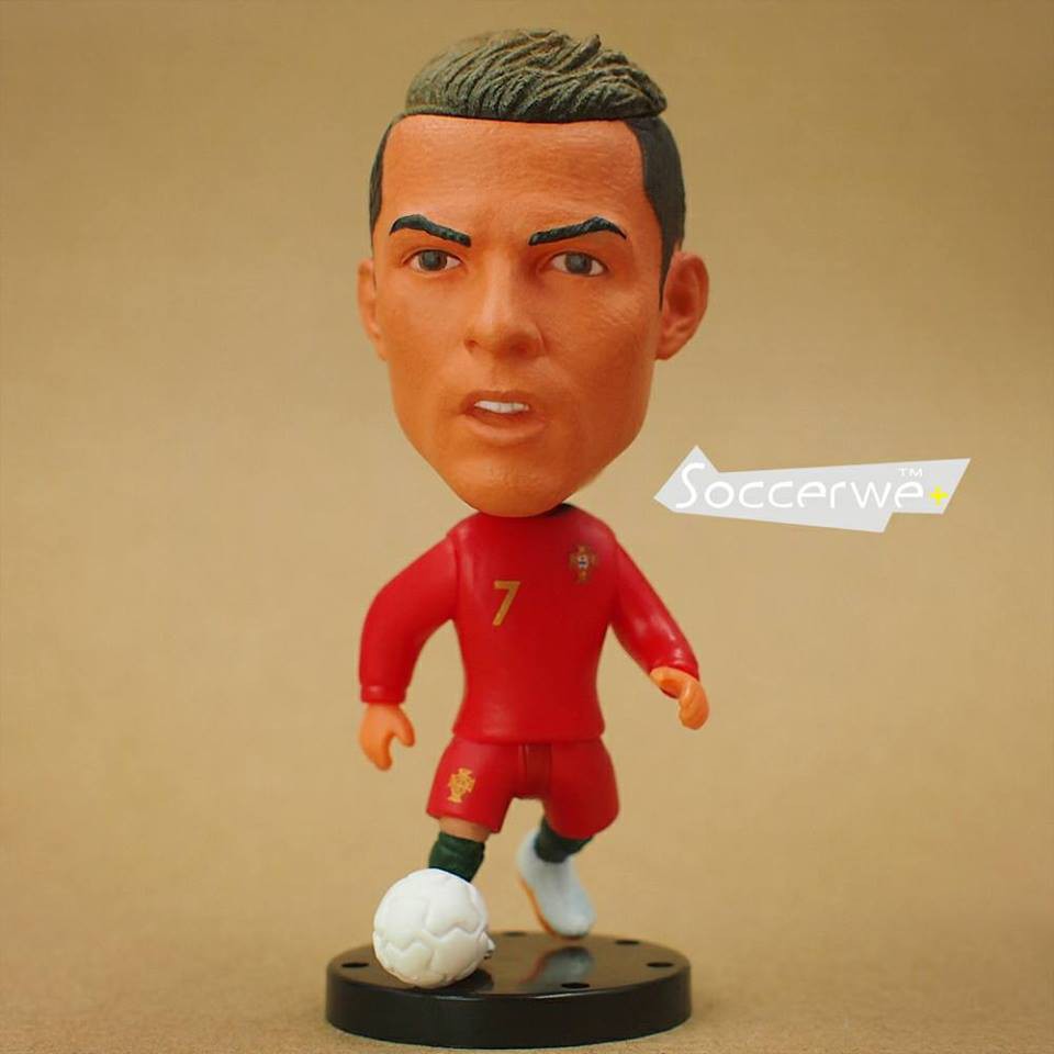 Tượng cầu thủ bóng đá Cristinano Ronaldo Plus +