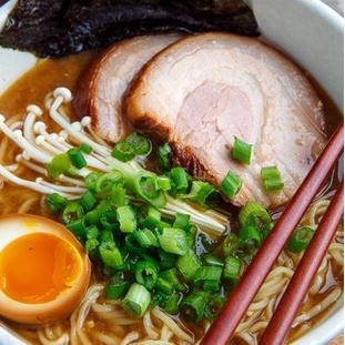 Nước Dùng Ăn Mì Ramen Nhật Bản Somi Tonkotsu Ramen Soup 1,8L (Hộp)