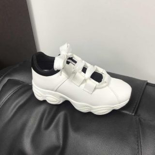Giầy thể thao nữ phong cách Hàn Quốc