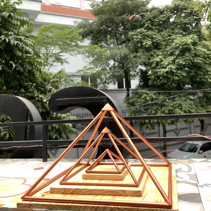 Kim Tự Tháp Năng Lượng Theo Tỷ Lệ Vàng Red Copper Pyramid