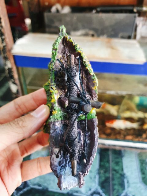 THUYỀN TRANG TRÍ HỒ CÁ NON BỘ 13x5x10cm