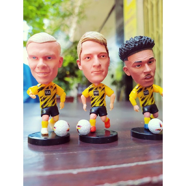 Tượng cầu thủ Haaland, Reus, Sancho