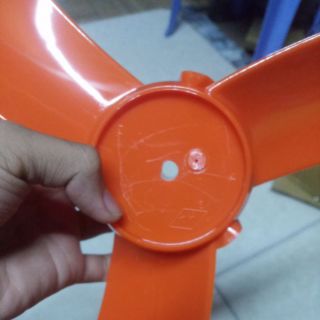 Cánh quạt 3 cánh màu cam
