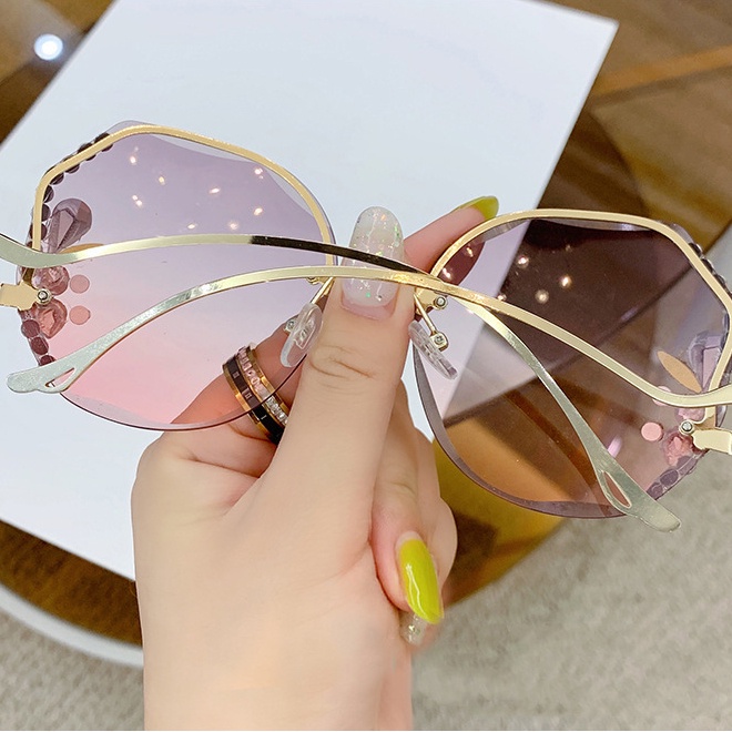 Kính Mát TikTok 2022 Gọng Kim Cương Không Viền Thời Trang Cho Nam Và Nữ