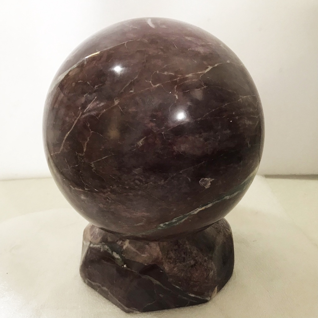Cầu bi phong thủy màu đỏ nâu đường kính 21 cm cân nặng 15 kg cho người mệnh Thổ và Hỏa