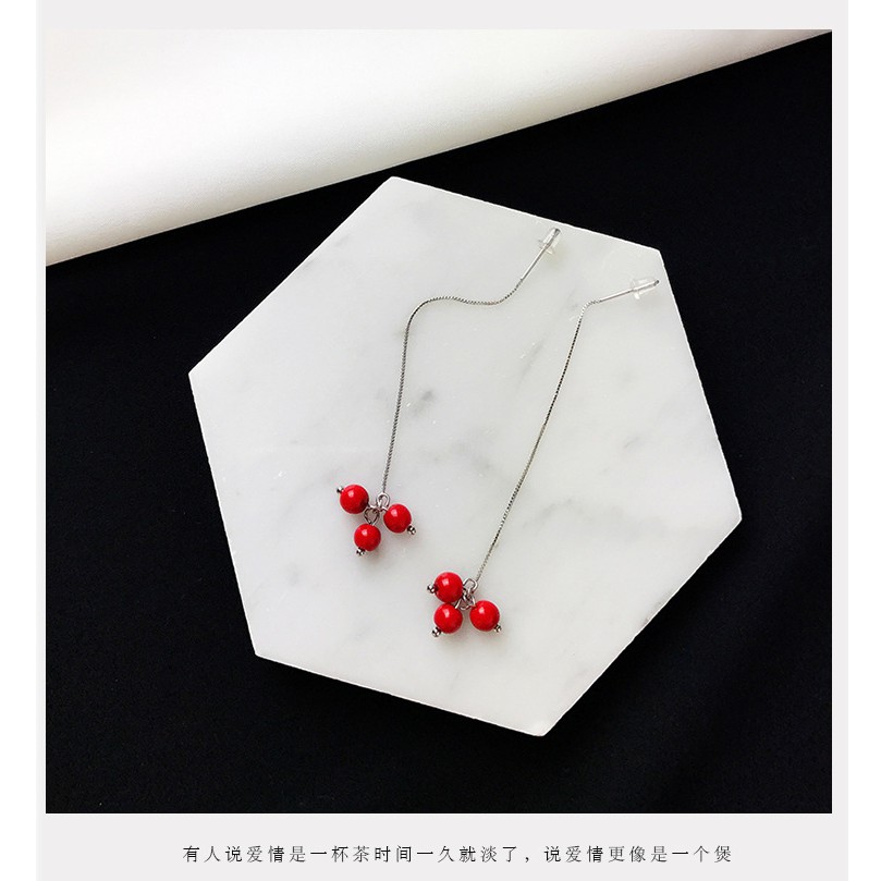 Khuyên tai 3 hạt đỏ