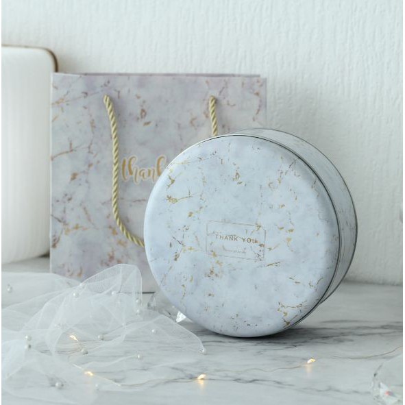 Hộp thiếc tròn đựng bánh loại 17cm kèm túi