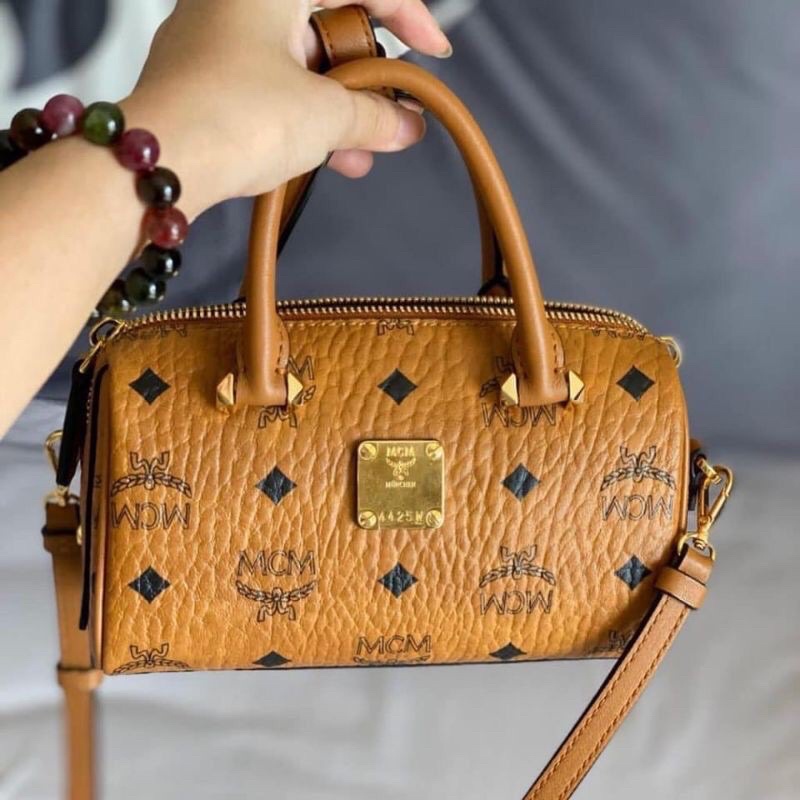 túi trống mcm size mini kèm móc treo và ví mcm
