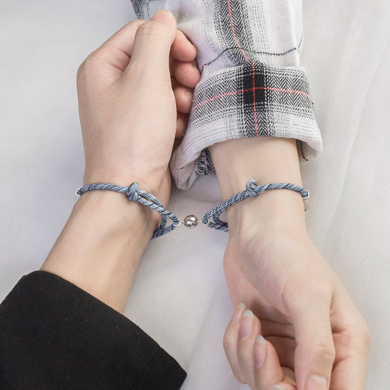 Set 2 Vòng Tay Dây Thừng Xâu Hạt Nam Châm Thời Trang Cho Cặp Đôi