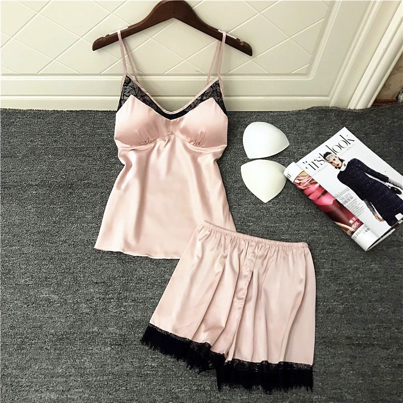 Đồ Ngủ 2 Dây Quần Cộc Ren Xẻ Mặc Nhà Lụa Satin Cao Cấp AMK.10043