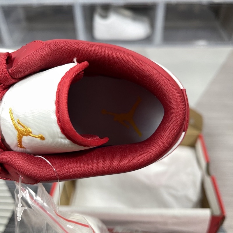 Giày Jordan 1 Gymred thấp cổ đỏ chỉ vàng mới 2022 || ảnh thật