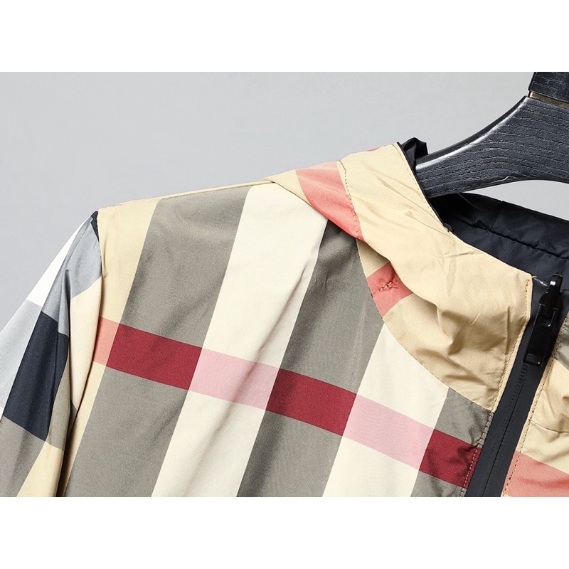Áo khoác gió nam có mũ thương hiệu Burberry BBR thiết kế có thể mặc được hai mặt
