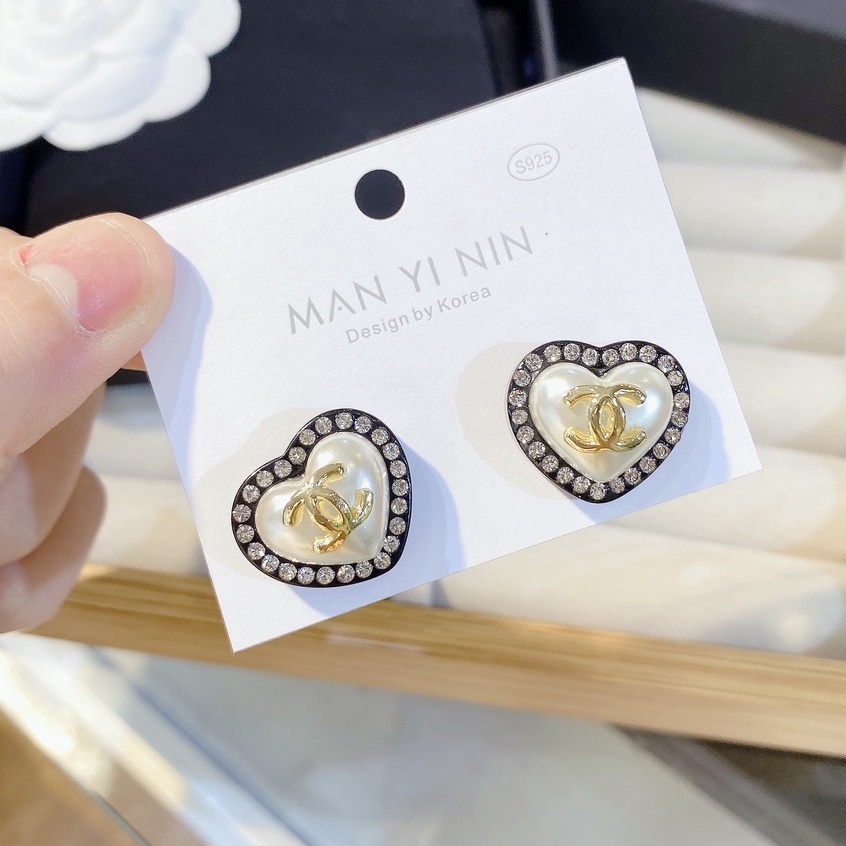 Bông tai nữ đính đá và ngọc châu nhân tạo cá tính Ròm House kiểu dáng bông tai thương hiệu cực kỳ sang chảnh - ms04504