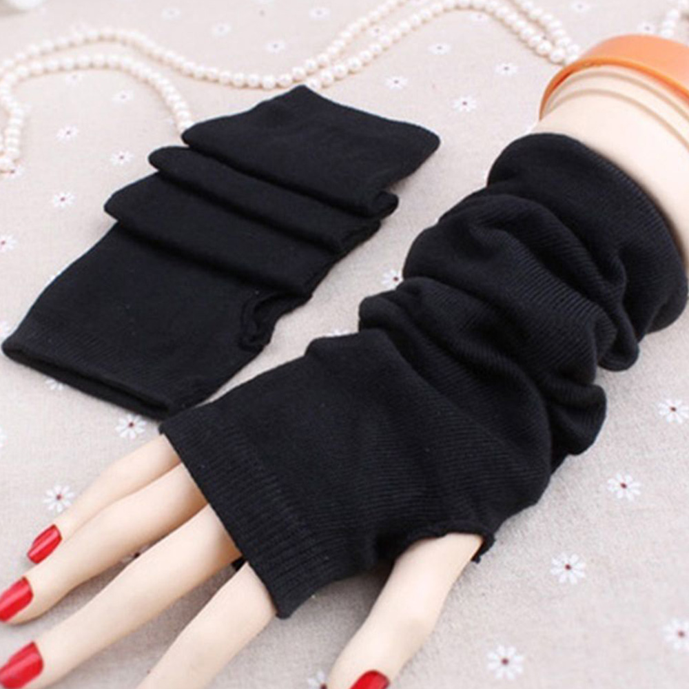 Đôi găng tay len hở ngón giữ ấm thời trang dành cho nữ