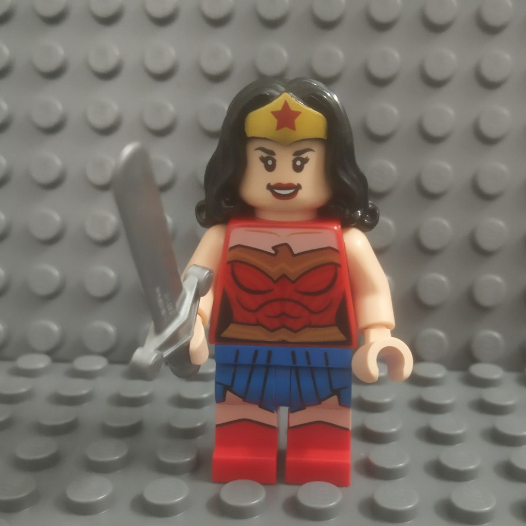 Wonder Woman Gold Belt, Blue Skirt Lego 76097 Minifigures DC Comics