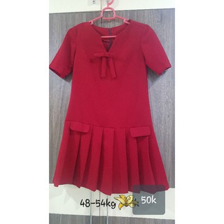 Váy đỏ nơ đuôi cá