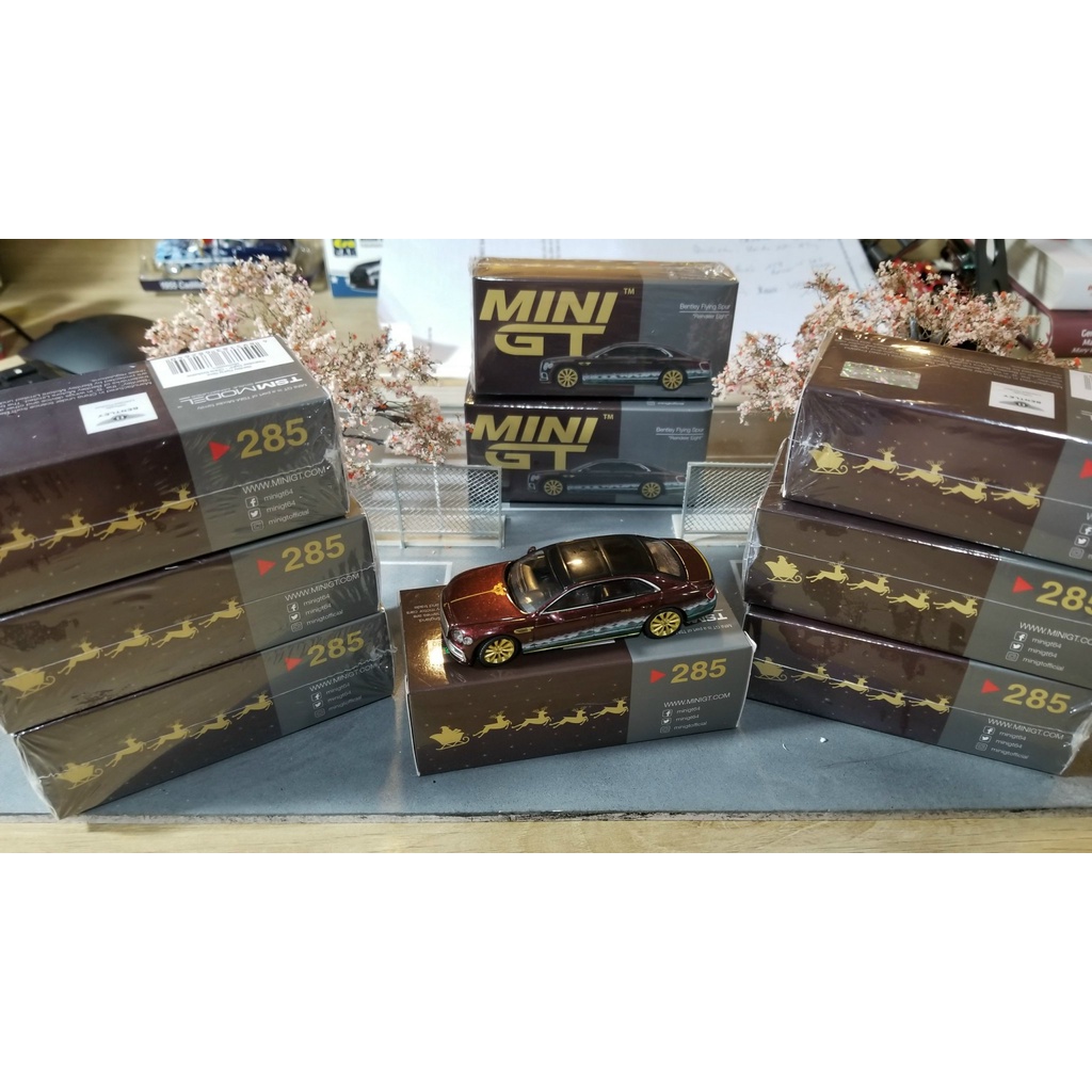 Xe mô hình tĩnh MiniGT 1:64 Giáng Sinh - Bentley Flying Spur Christmas Limited China Exclusive