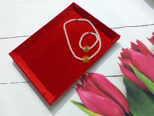 Khay nhung trưng bày trang sức