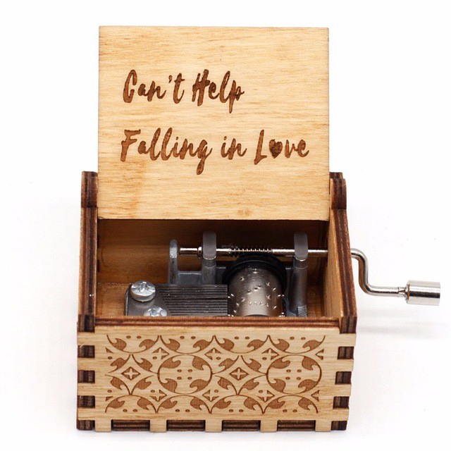 Hàng Mới Về Hộp Nhạc Gỗ Khắc Chữ You are my sunshine Falling in love Làm Quà Tặng Sinh Nhật Cho Bé