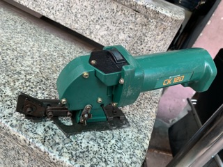 Bán thân máy cắt thạch cao Hitachi 9,6v.