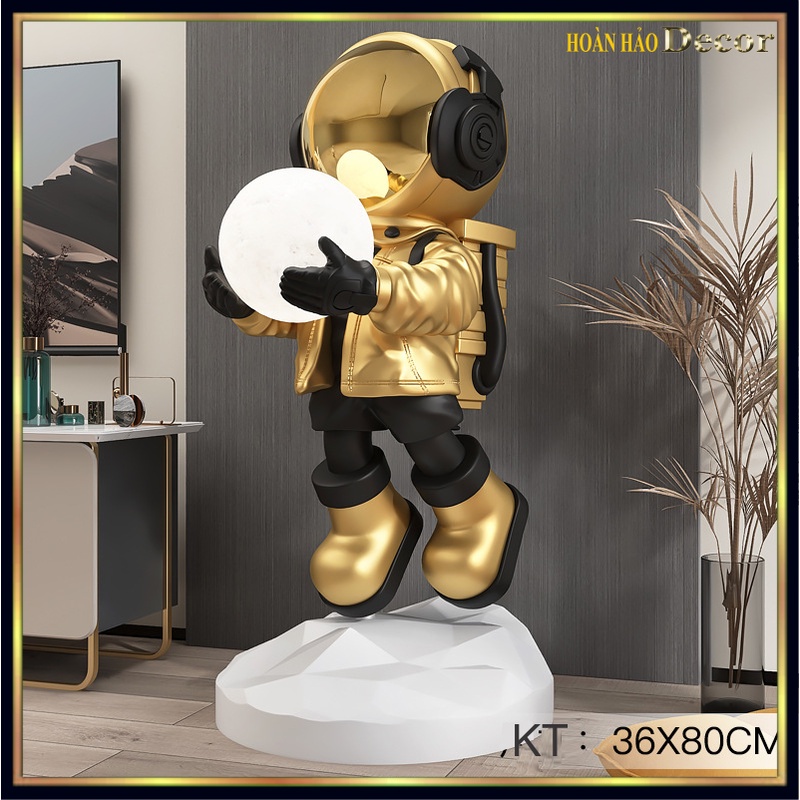 Tượng mô hình phi hành gia cao 80cm ôm đèn trang trí cực đẹp, siêu hot,quà tặng tân gia,khai trươ độc đáo và thời thượng