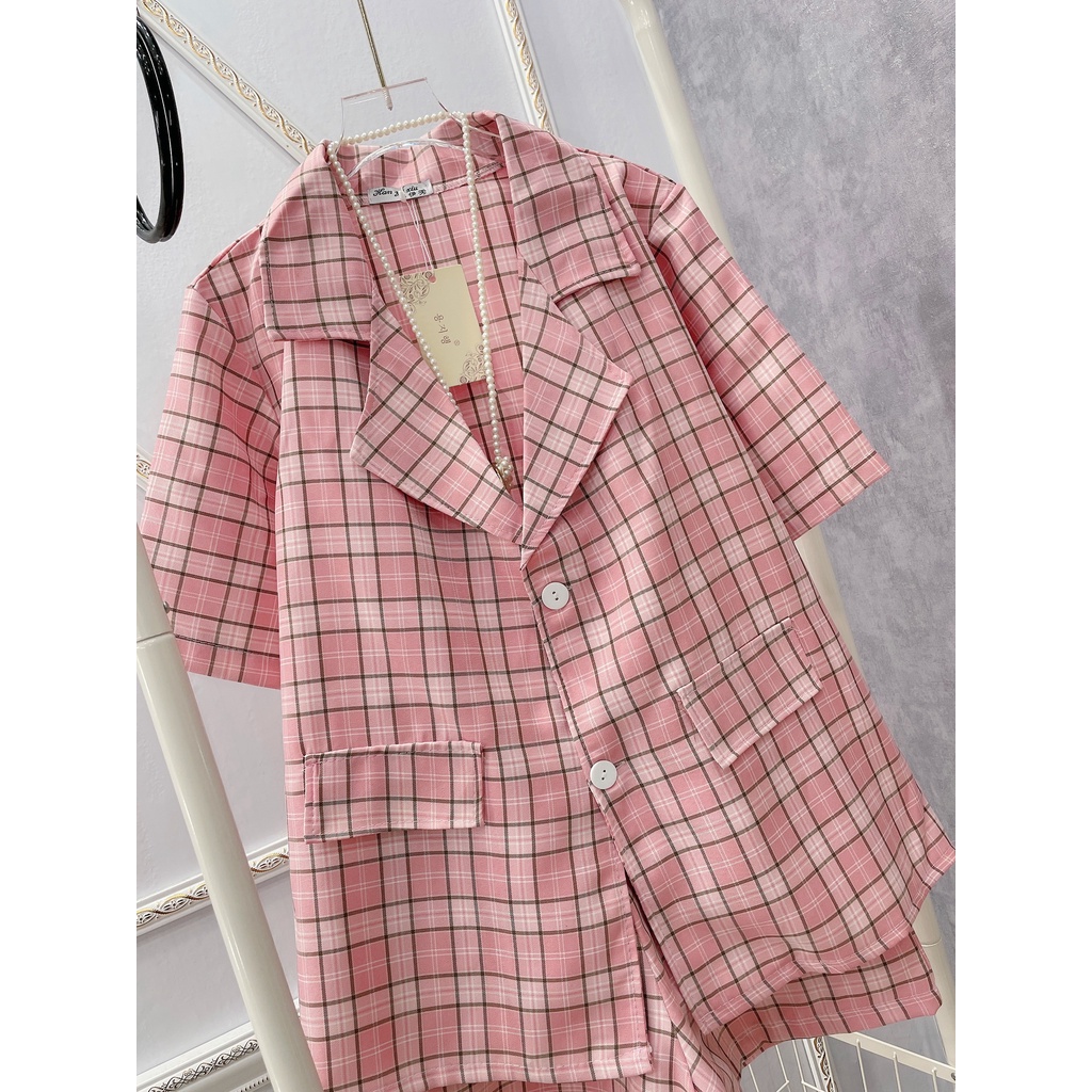 Set Áo Vest Kẻ Gam Hồng Túi Hai Bên Mix Quần Đùi | BigBuy360 - bigbuy360.vn