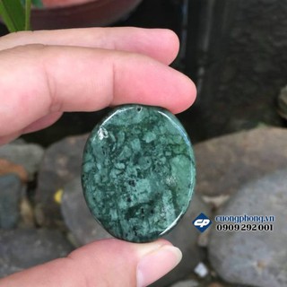 Mặt Đức mẹ ban ơn đá Ngoc Ấn đô tặng kèm dây đeo và hộp đựng