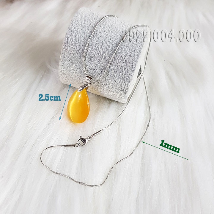 Vòng cổ nữ mặt đá cam đơn giản.