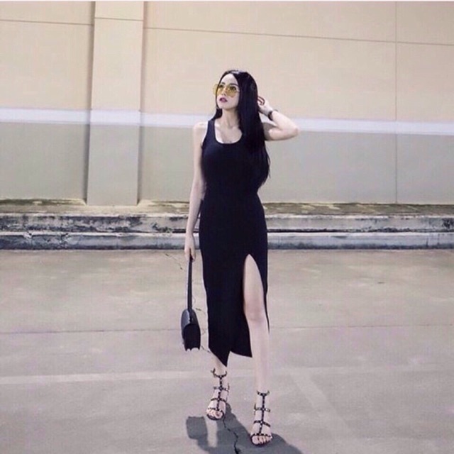 Đầm body xẻ tà