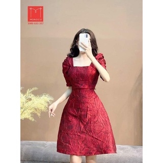 Đầm gấm tay phồng cổ vuông