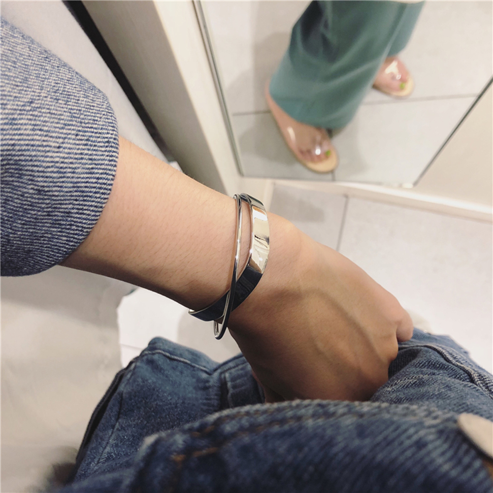 Vòng tay kim loại hai lớp thiết kế đơn giản thời trang
