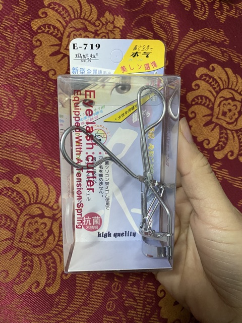 Kẹp mi E-719 Eye Lash Curler